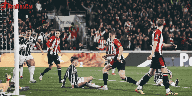 Trận đấu Brentford vs MU lần này diễn ra trong bối cảnh cả hai đội đều có những chuyển biến tích cực về phong độ