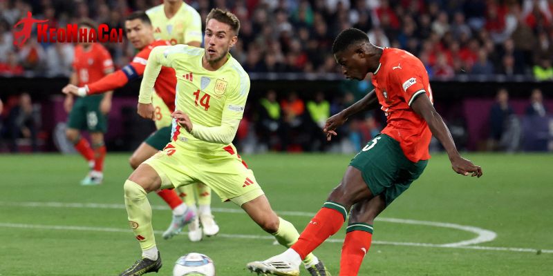 Nuno Mendes bày tỏ sự kính trọng với Dembele và Ronaldo